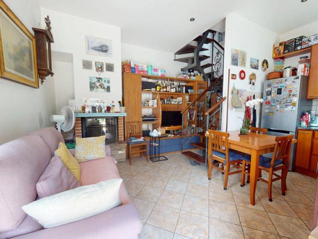 Appartamento in vendita a Tradate, Lombardia