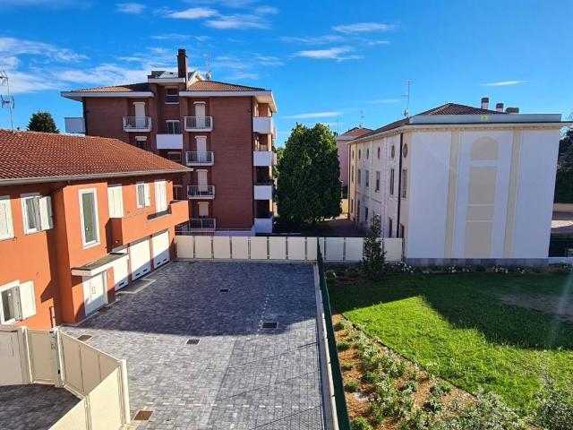 Appartamento in vendita a Tradate, Lombardia