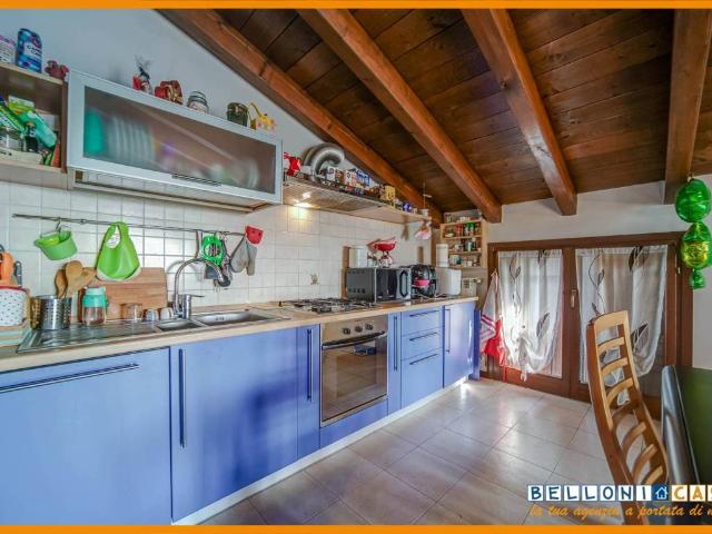 Appartamento in vendita a Tradate, Lombardia