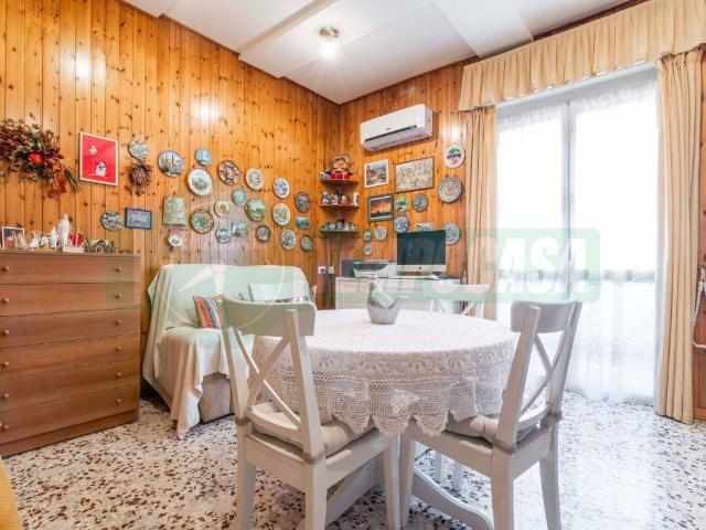 Appartamento in vendita a Tradate, Lombardia