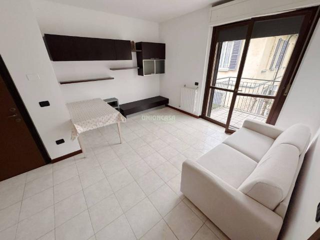 Appartamento in vendita a Tradate, Lombardia