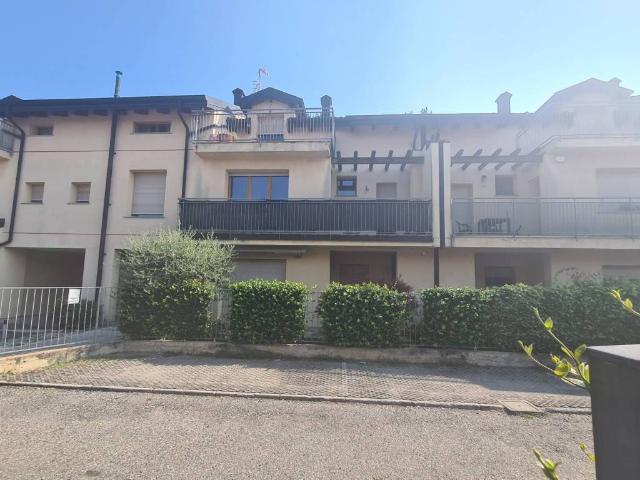 Appartamento in vendita a Tradate, Lombardia