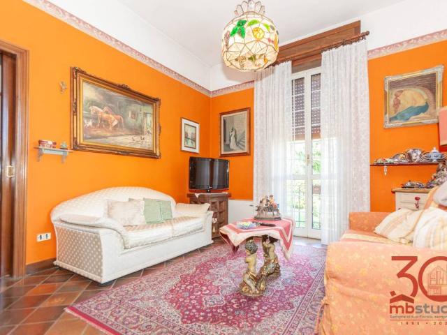 Appartamento in vendita a Tradate, Lombardia