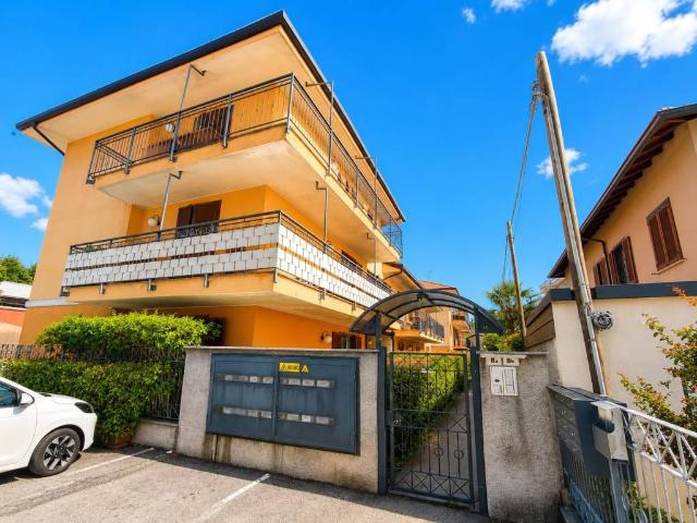 Appartamento in vendita a Tradate, Lombardia