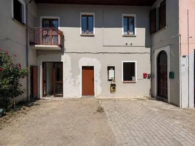 Appartamento in vendita a Tradate, Lombardia