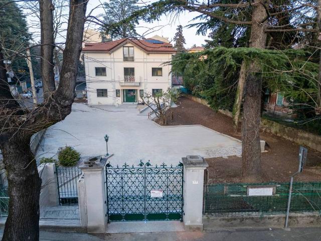 Appartamento in vendita a Tradate, Lombardia