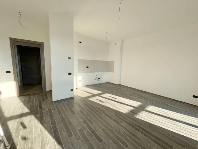 Appartamento in vendita a Tradate, Lombardia