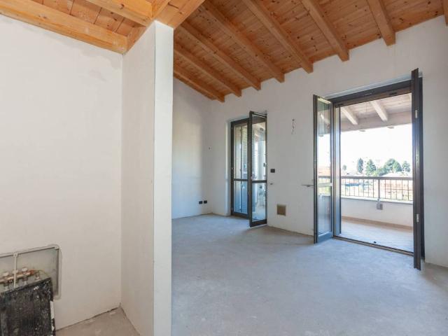 Appartamento in vendita a Tradate, Lombardia
