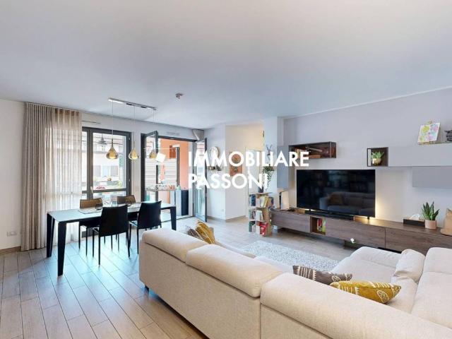 Appartamento in vendita a Tradate, Lombardia