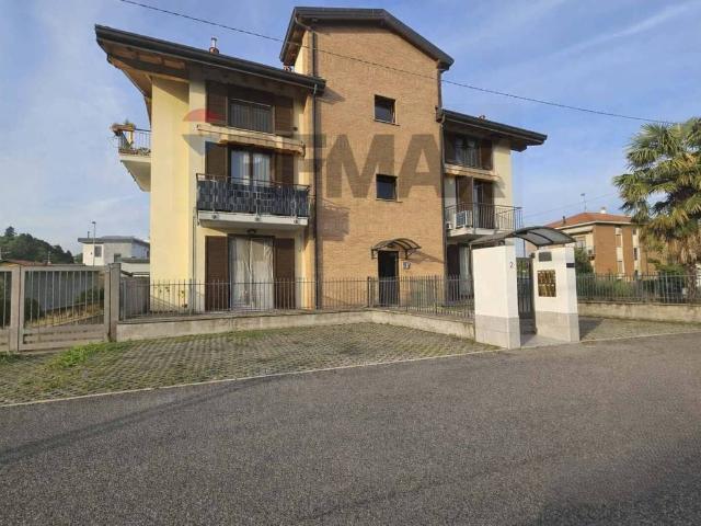 Appartamento in vendita a Tradate, Lombardia