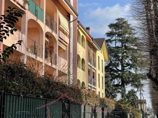 Appartamento in vendita a Tradate, Lombardia