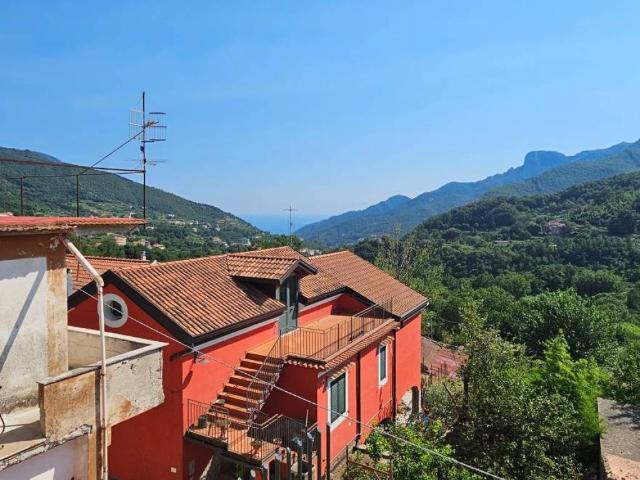 Appartamento in vendita a Tramonti, Campania