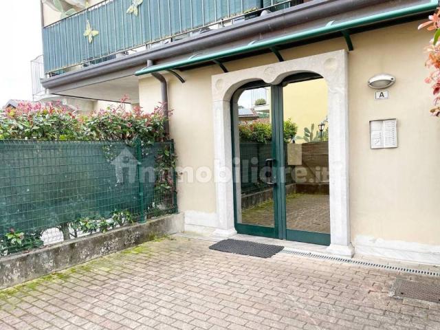 Appartamento in vendita a Travedona Monate, Lombardia