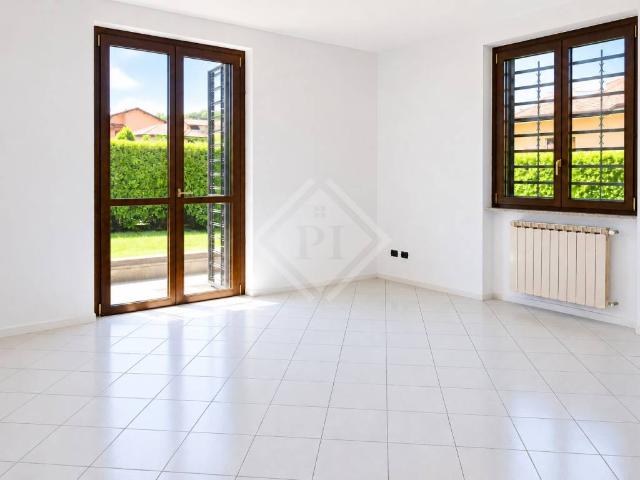 Appartamento in vendita a Travedona Monate, Lombardia