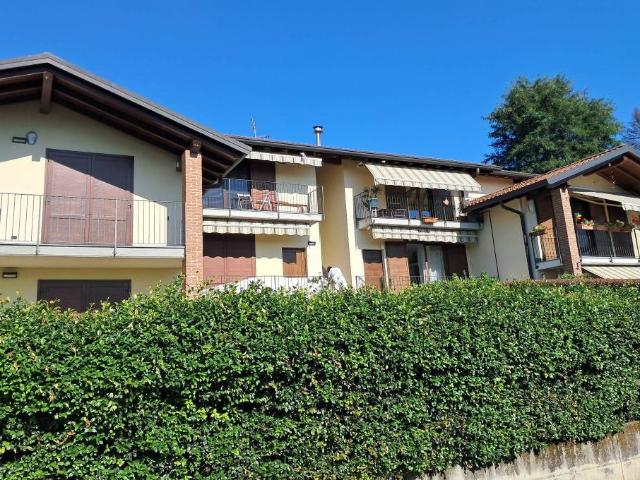 Appartamento in vendita a Travedona Monate, Lombardia