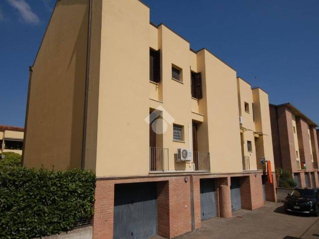 Appartamento in vendita a Traversetolo, Reggio Emilia