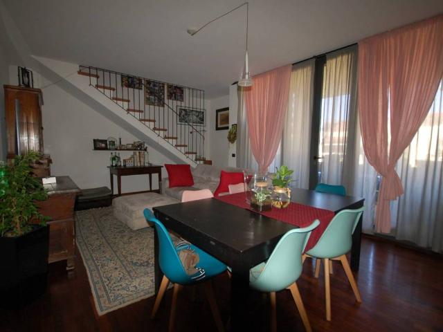 Appartamento in vendita a Traversetolo, Reggio Emilia