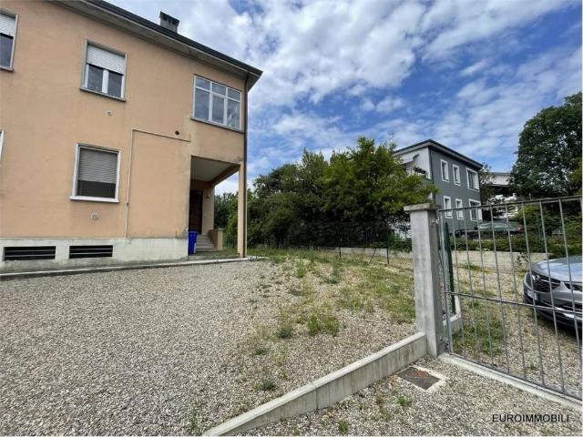 Appartamento in vendita a Traversetolo, Reggio Emilia