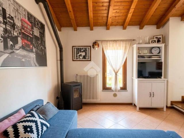 Appartamento in vendita a Traversetolo, Reggio Emilia