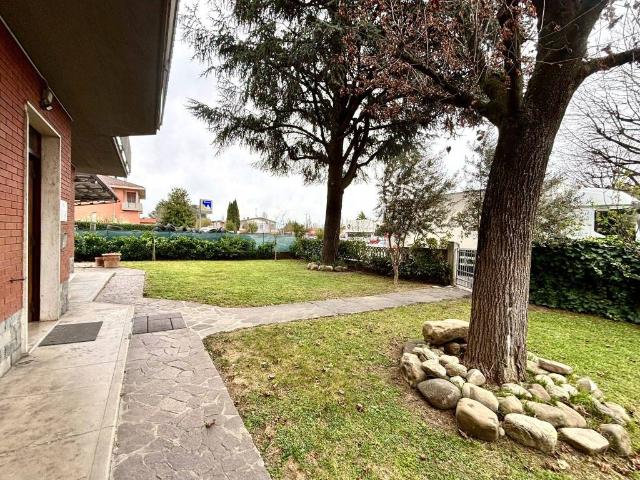 Appartamento in vendita a Traversetolo, Reggio Emilia