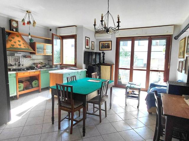 Appartamento in vendita a Traversetolo, Reggio Emilia