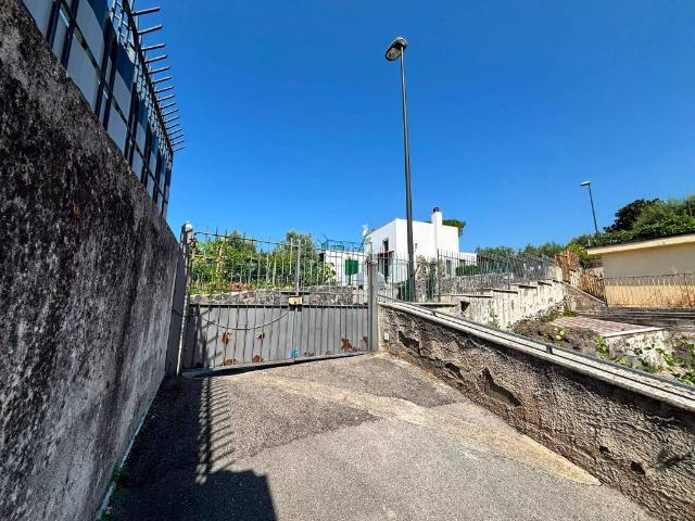Appartamento in vendita a Trecase, Campania