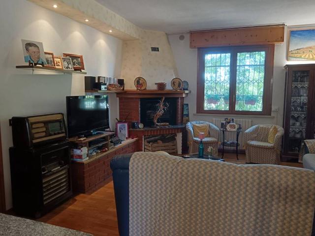 Appartamento in vendita a Trecastelli, Marche