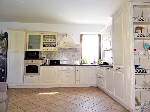 Appartamento in vendita a Trecastelli, Marche