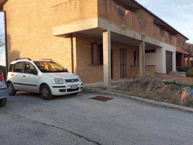Appartamento in vendita a Trecastelli, Marche