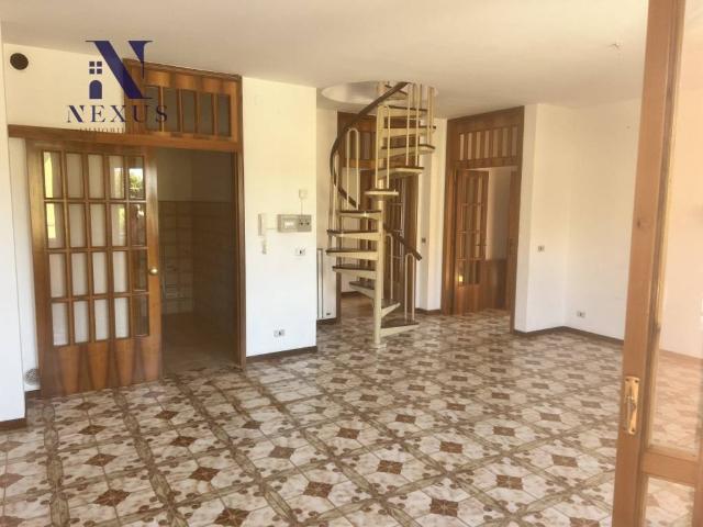 Appartamento in vendita a Trecastelli, Marche