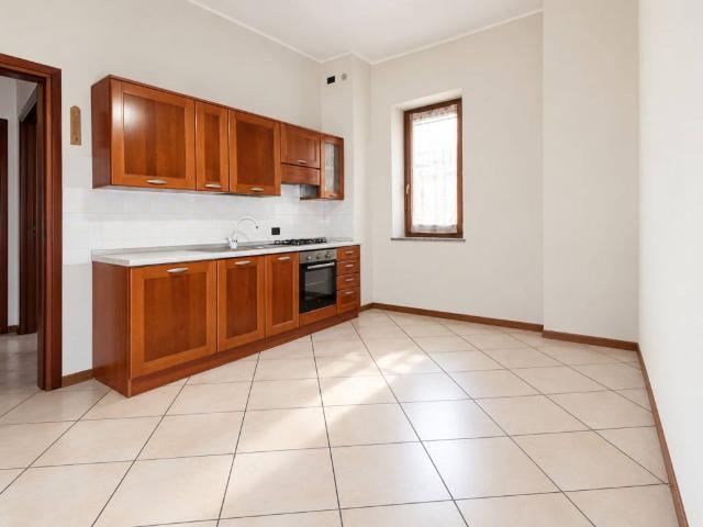Appartamento in vendita a Trecate, Novara