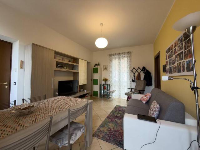 Appartamento in vendita a Trecate, Novara