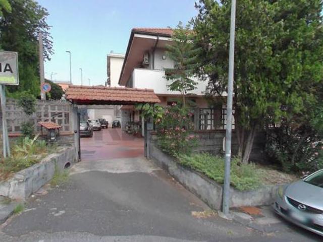 Villa Indipendente in vendita a Picanello-Ognina-Barriera-Canalicchio, Tremestieri Etneo