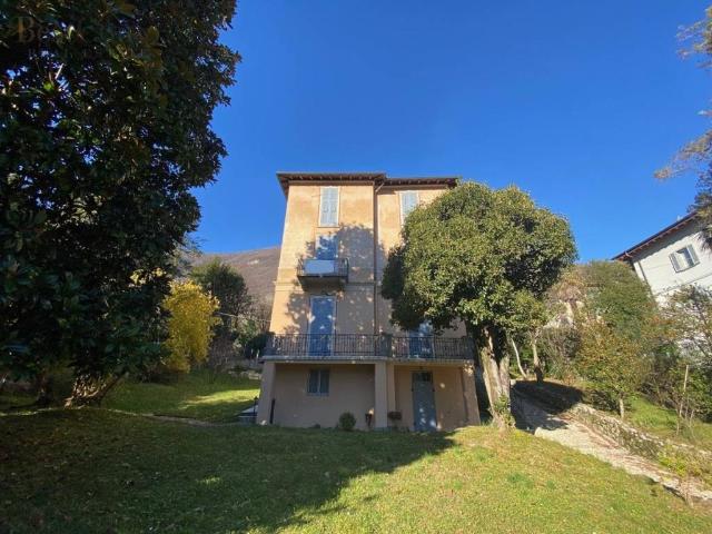 Appartamento in vendita a Tremezzina, Lombardia