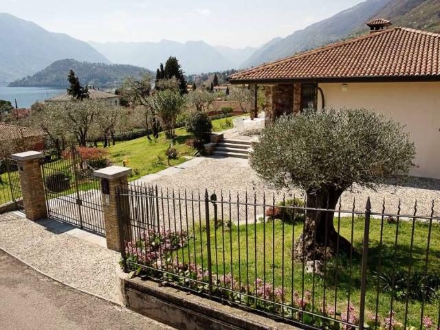 Villa Indipendente in vendita a Rogaro, Tremezzina