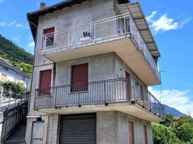 Appartamento in vendita a Tresivio, Lombardia