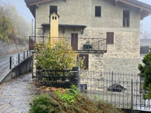 Appartamento in vendita a Tresivio, Lombardia