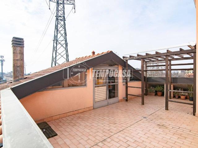 Appartamento in vendita a Treviglio, Lombardia