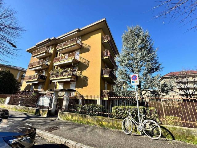 Appartamento in vendita a Treviglio, Lombardia