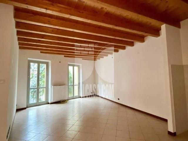 Appartamento in vendita a Treviglio, Lombardia