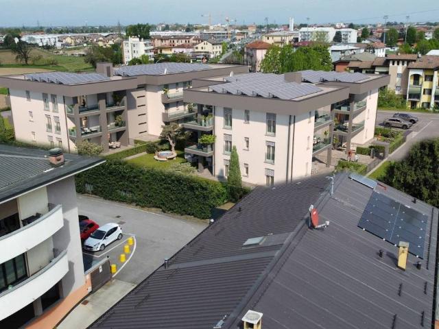 Appartamento in vendita a Treviglio, Lombardia