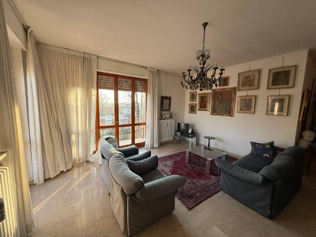 Appartamento in vendita a Treviglio, Lombardia