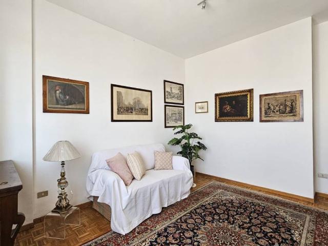 Appartamento in vendita a Treviglio, Lombardia