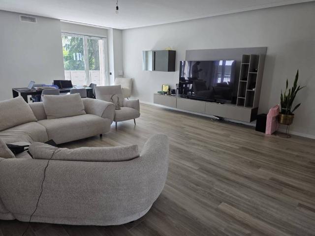 Appartamento in vendita a Treviglio, Lombardia