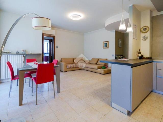Appartamento in vendita a Treviglio, Lombardia