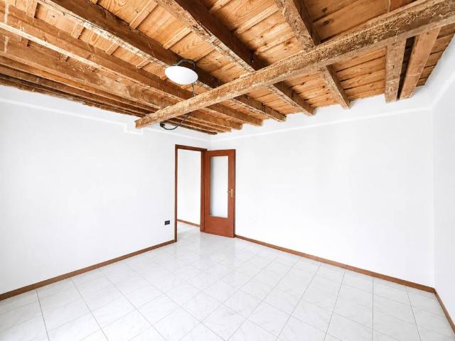 Appartamento in vendita a Treviglio, Lombardia