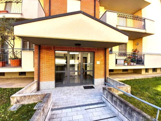 Appartamento in vendita a Treviglio, Lombardia