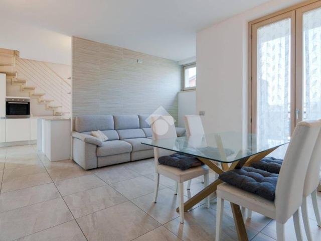 Appartamento in vendita a Treviglio, Lombardia