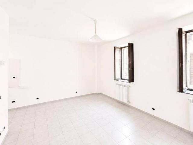 Appartamento in vendita a Treviglio, Lombardia