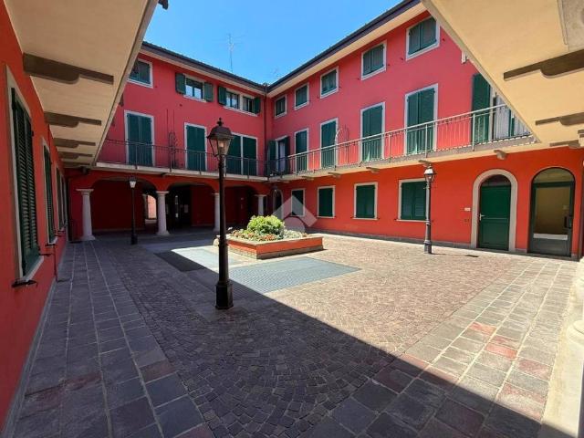 Appartamento in vendita a Treviglio, Lombardia